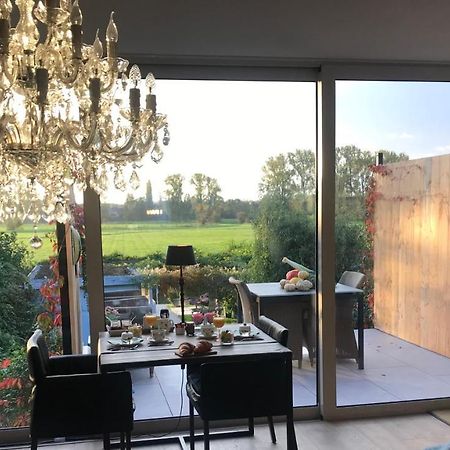 Chillann Bed & Breakfast Denderleeuw ภายนอก รูปภาพ