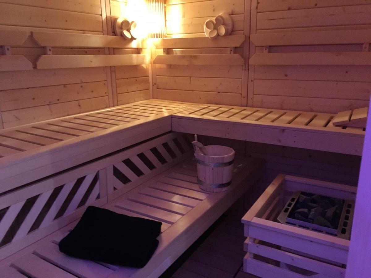 Chillann Bed & Breakfast Denderleeuw ภายนอก รูปภาพ